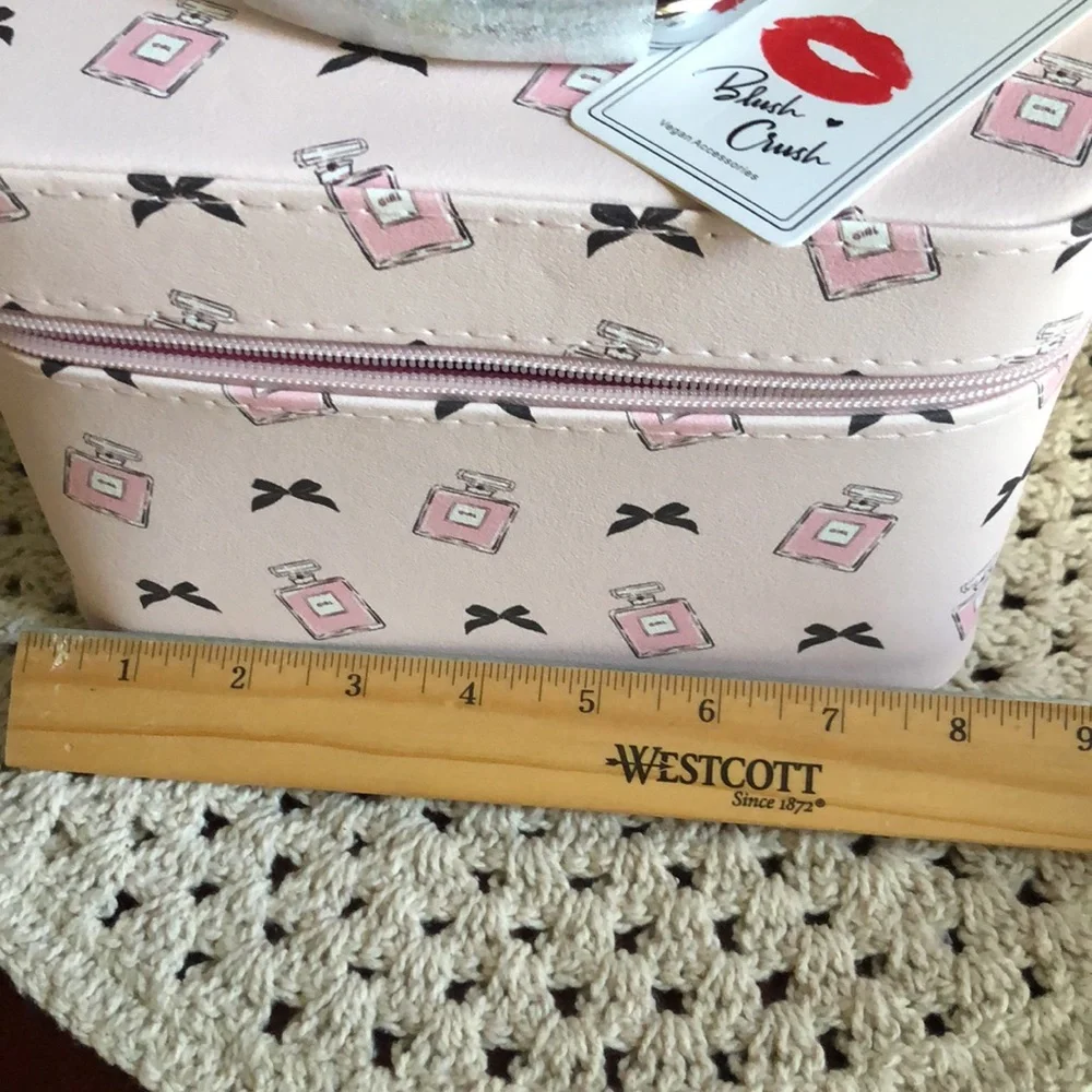 Blush Crush BOWS & PERFUME Hard Train Make Up Cosmetic Travel Case